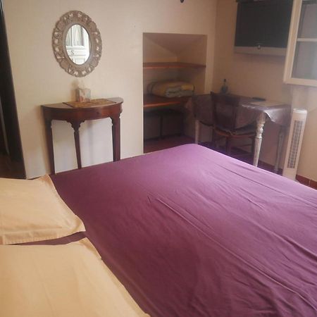 La Feniere Bed and Breakfast Vénéjan Exteriör bild