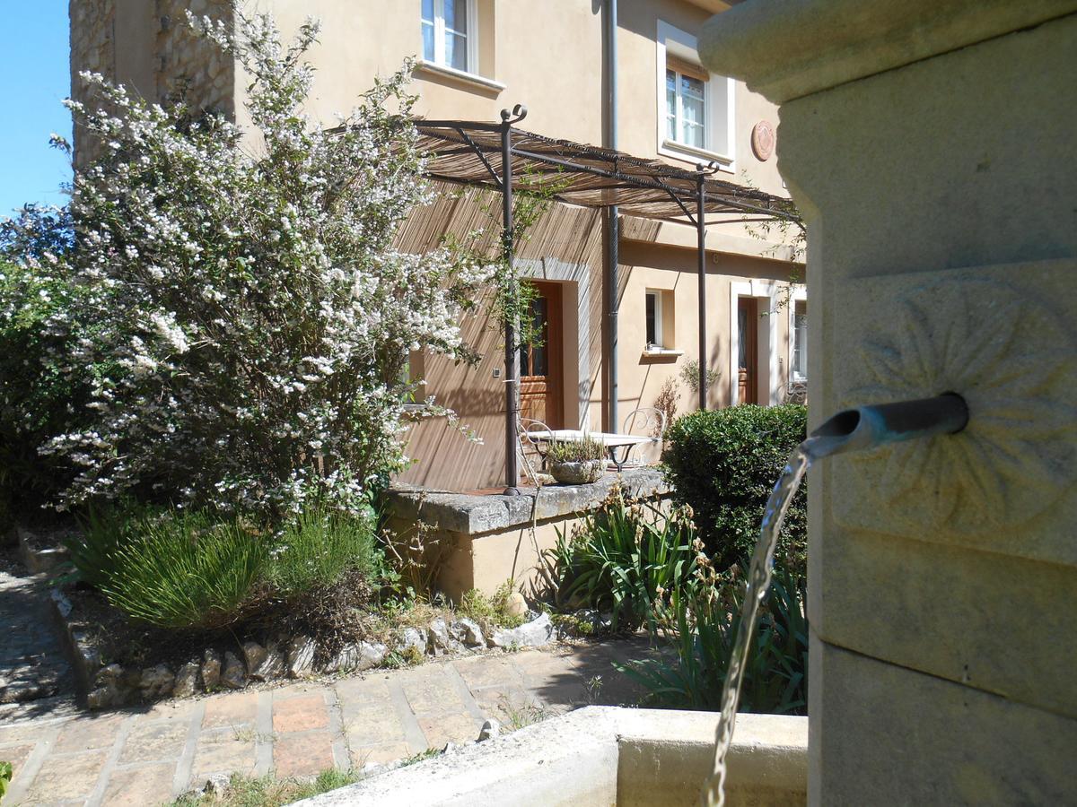 La Feniere Bed and Breakfast Vénéjan Exteriör bild