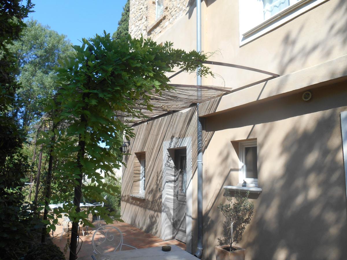 La Feniere Bed and Breakfast Vénéjan Exteriör bild